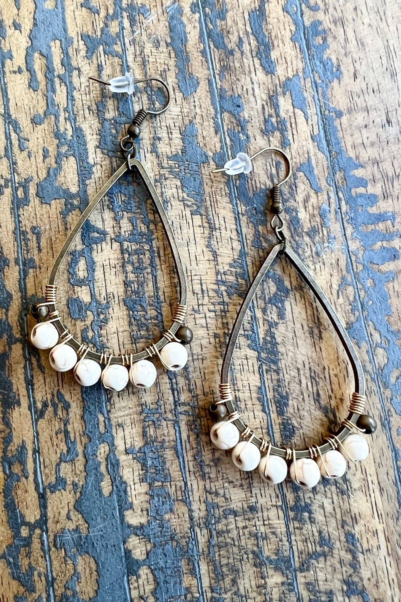 Cody Earrings White